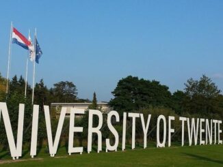 UNIVERSITY OF TWENTE