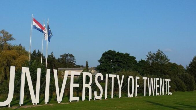 UNIVERSITY OF TWENTE